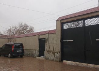 Продаю дом, 690 м2, Махачкала, улица Гази Омарова, 35