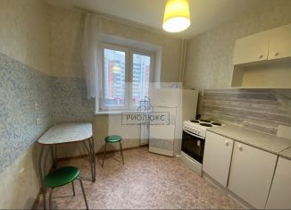 Продам 1-комнатную квартиру, 41 м2, Челябинск, улица Александра Шмакова, 24, Курчатовский район