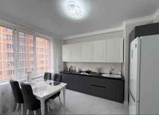 Продам 4-комнатную квартиру, 108 м2, Грозный, улица Сайханова, 133к15, Байсангуровский район