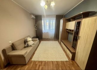 Сдается 1-ком. квартира, 37 м2, Курск, улица Домостроителей, 3