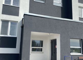 Продам 3-комнатную квартиру, 61.3 м2, Кинель, улица Вячеслава Казакова, 1