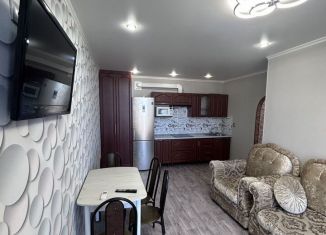 Сдаю трехкомнатную квартиру, 55 м2, Астрахань, улица Бехтерева, 2А
