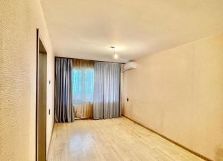 Продается 2-комнатная квартира, 43.1 м2, Новосибирск, улица Зорге, 219, метро Площадь Маркса