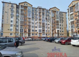 Продаю 1-ком. квартиру, 44 м2, Крымск, улица Маршала Жукова, 48Е, ЖК Черемушки