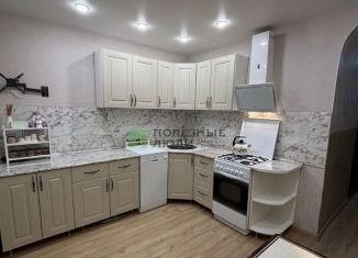 Продам 2-ком. квартиру, 52.4 м2, Сыктывкар, район Орбита, Октябрьский проспект, 184