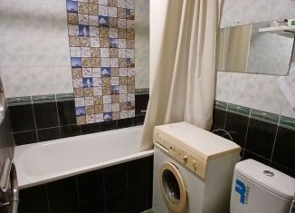 Сдается двухкомнатная квартира, 39.5 м2, Березники, улица Веры Бирюковой, 8