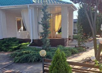 Сдаю дом, 80 м2, поселок городского типа Заозерное, Греческая улица, 1