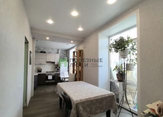 Продажа трехкомнатной квартиры, 91.6 м2, Курган, улица Гоголя, 42