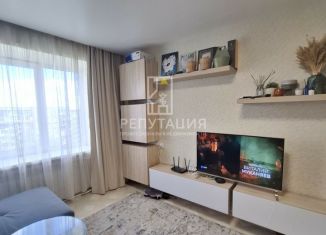 Продается 3-комнатная квартира, 60.8 м2, Екатеринбург, улица Новаторов, 12, метро Уралмаш