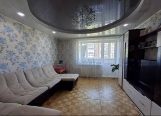 Продаю 3-ком. квартиру, 60.1 м2, Воткинск, улица Зверева, 3