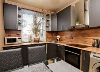 Продается 2-комнатная квартира, 56 м2, Санкт-Петербург, метро Озерки, улица Хошимина, 5к1