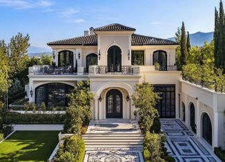 Продаю дом, 1100 м2, Сочи, микрорайон Новый Сочи, улица Пирогова, 10/5к2