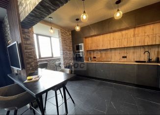 Сдается в аренду 3-ком. квартира, 100 м2, Оренбург, улица Геннадия Донковцева, 1, ЖК Оренбуржье