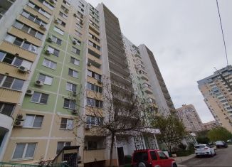 Сдаю в аренду 2-ком. квартиру, 65 м2, Краснодар, улица имени Невкипелого, 12, микрорайон Гидрострой