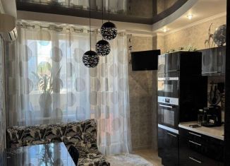 Продается 1-ком. квартира, 54 м2, Краснодар, проспект Чекистов, 39, ЖК Виктория