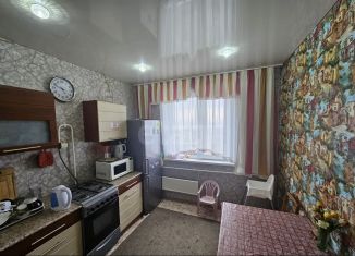 Продаю 2-ком. квартиру, 56.5 м2, Чебаркуль, Октябрьская улица, 9Б