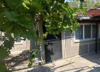 Продам четырехкомнатную квартиру, 70.9 м2, Бахчисарай, улица Македонского, 6А