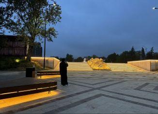 Продается 2-комнатная квартира, 75 м2, Буйнакск, улица Ленина, 5