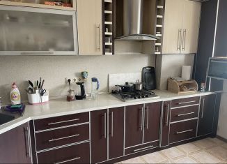 Сдам однокомнатную квартиру, 50 м2, Геленджик, Приветливая улица, 46А