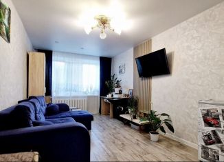 Продаю 2-ком. квартиру, 47 м2, Азнакаево, улица Хасанова, 29