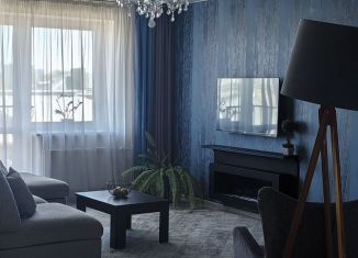 Продам 3-комнатную квартиру, 93.7 м2, Ижевск, площадь имени 50-летия Октября, 6А