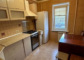 Продажа трехкомнатной квартиры, 70 м2, Армавир, 8-й микрорайон, 2/1