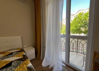 Сдам в аренду 1-ком. квартиру, 47 м2, Геленджик, Крымская улица, 22к5