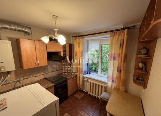 Продам 1-ком. квартиру, 31.8 м2, Петергоф, улица Аврова, 12