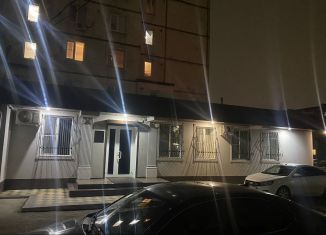 Продаю помещение свободного назначения, 200 м2, город Кизилюрт, улица Гамзата Цадаса, 34