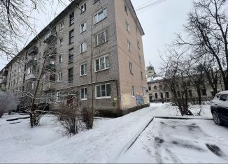 Аренда 2-комнатной квартиры, 45 м2, Гатчина, проспект 25 Октября, 49