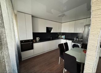 Продам 3-ком. квартиру, 82.4 м2, Ишимбай, бульвар Заки Валиди, 4