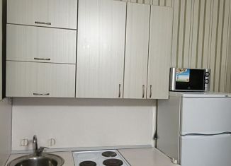 Сдача в аренду 2-ком. квартиры, 45 м2, Тюмень, улица Станислава Карнацевича, 5