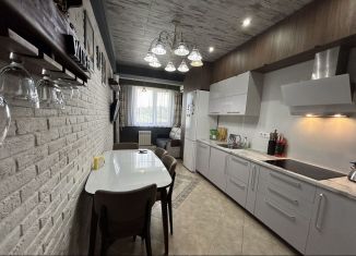 Сдам двухкомнатную квартиру, 65 м2, село Орёл-Изумруд, улица Гастелло, 41/3, ЖК Грин Таун