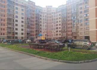 Продается трехкомнатная квартира, 90 м2, деревня Ивановское, улица Семёна Гордого, 10