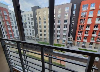 Продается 2-ком. квартира, 62.2 м2, деревня Крёкшино, улица Медовая Долина, 1к2