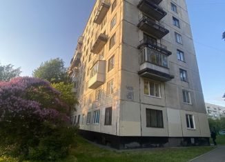 Продается двухкомнатная квартира, 50.5 м2, Санкт-Петербург, улица Маршала Тухачевского, 7к1, метро Ладожская