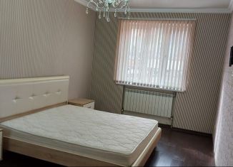 Сдам в аренду трехкомнатную квартиру, 105 м2, Владикавказ, улица Астана Кесаева, Северо-Западный округ