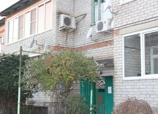 Продается 4-комнатная квартира, 90 м2, станица Новотитаровская, Красноармейская улица, 41