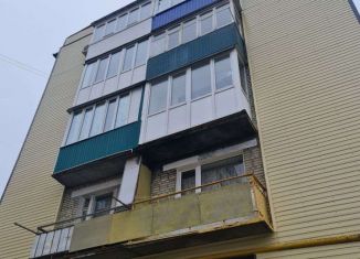 Продаю четырехкомнатную квартиру, 61.1 м2, Кузнецк, улица Леваневского, 7