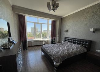 Продается 4-комнатная квартира, 175.3 м2, Ставрополь, Комсомольская улица, 17, микрорайон № 3