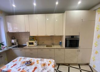 Сдается 1-ком. квартира, 38 м2, Московская область, улица Курзенкова, 18