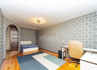 Продам 1-комнатную квартиру, 37 м2, Екатеринбург, Гурзуфская улица, 38, Гурзуфская улица