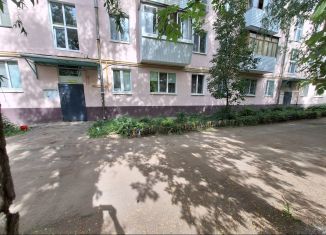 Сдается двухкомнатная квартира, 45 м2, Новокуйбышевск, улица Миронова