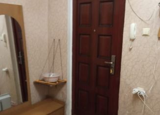 Сдам в аренду двухкомнатную квартиру, 63 м2, Астраханская область, улица Бориса Алексеева, 32