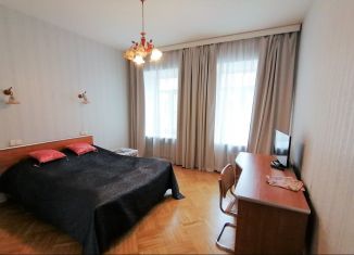 Продается двухкомнатная квартира, 74.6 м2, Санкт-Петербург, Невский проспект, 162, метро Площадь Александра Невского-2