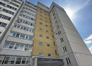 Продается двухкомнатная квартира, 50 м2, Киров, Ленинский район, улица Доверия, 3