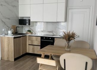 Сдам 2-ком. квартиру, 80 м2, Москва, улица Маресьева, 7к1, район Некрасовка