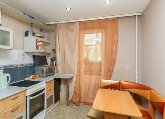 Трехкомнатная квартира на продажу, 76.6 м2, Тюменская область, улица Гагарина, 26