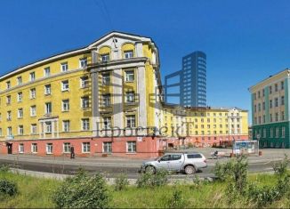 Продам трехкомнатную квартиру, 83 м2, Норильск, Комсомольская улица, 8