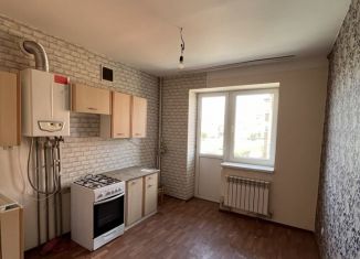 Продается 4-ком. квартира, 43 м2, Владикавказ, 11-й микрорайон, улица Цоколаева, 36к3